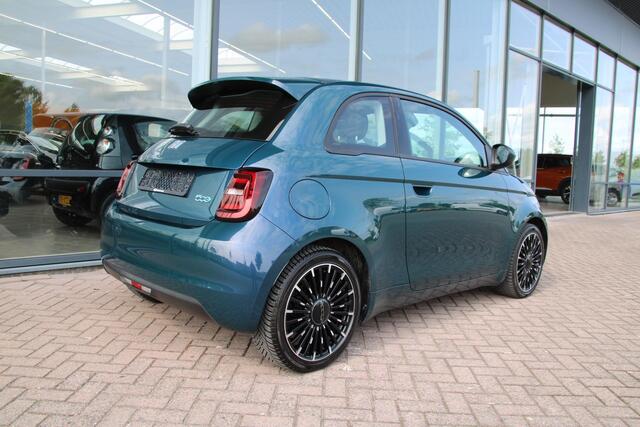 Fiat 500 Icon 42 kWh Airco Navi Carplay Speciale kleur 20.711km