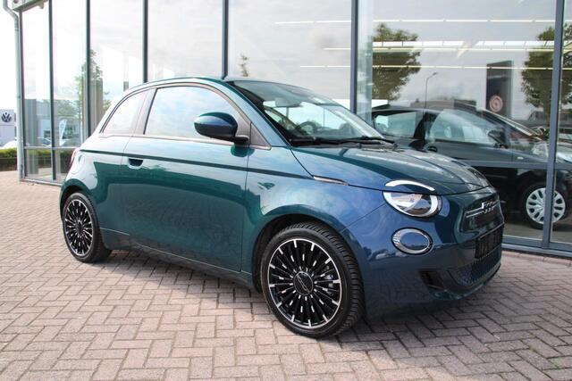 Fiat 500 Icon 42 kWh Airco Navi Carplay Speciale kleur 20.711km