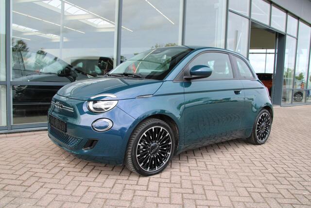 Fiat 500 Icon 42 kWh Airco Navi Carplay Speciale kleur 20.711km