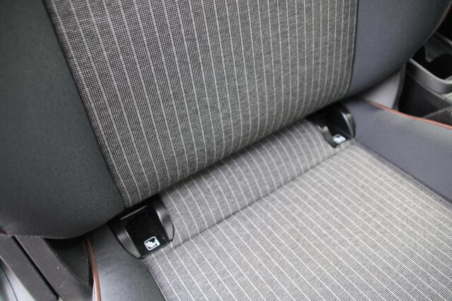 Fiat 500 Icon 42 kWh Airco Navi Carplay Speciale kleur 20.711km