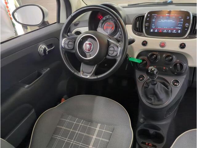 Fiat 500 0.9 TwinAir Turbo 81PK Lounge / Panoramadak / Parkeersensoren / Airco / LmVelgen / Bluetooth en multimedia-aansluiting .