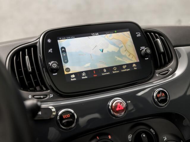 Fiat 500 0.9 TwinAir Turbo Lounge (PANORAMADAK, APPLE CARPLAY, GROOT NAVI, PARKEERSENSOREN, SPORTSTOELEN, LM VELGEN, CRUISE, DAB+, NIEUWSTAAT)