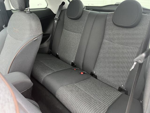 Fiat 500 Icon 42 kWh / Panoramadak / Apple Carplay Android Auto / Achteruitrijcamera / Parkeersensoren Voor & Achter / Verwarmbare voorstoelen
