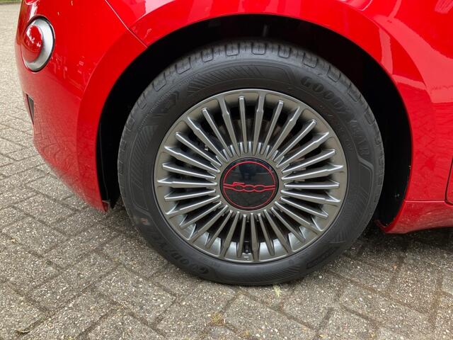 Fiat 500 Red 42 kWh
