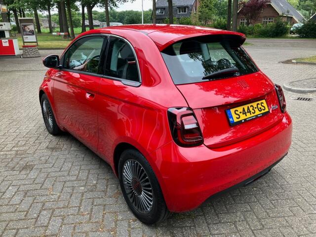 Fiat 500 Red 42 kWh