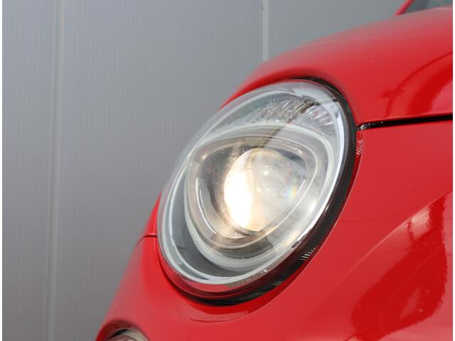 Fiat 500 0.9 TwinAir Turbo Sport | Navigatie | BOVAG-garantie | Getint glas | NAP
