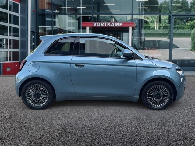 Fiat 500 500e 42 kWh ICON NAVIGATIE/CAMERA/CARPLAY/STOELVERWARMING
