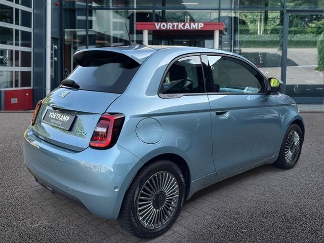 Fiat 500 500e 42 kWh ICON NAVIGATIE/CAMERA/CARPLAY/STOELVERWARMING