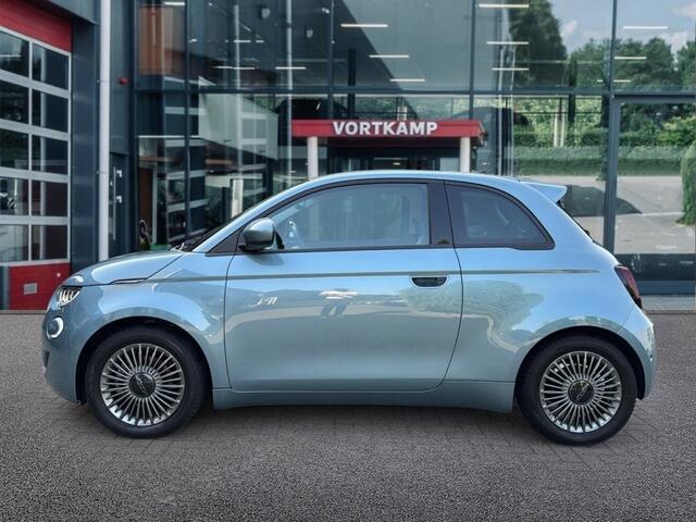 Fiat 500 500e 42 kWh ICON NAVIGATIE/CAMERA/CARPLAY/STOELVERWARMING