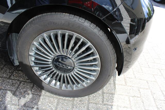 Fiat 500 Cabrio Icon Automaat 42 kWh Navi/Clima/Trekhaak /LMV 16"/Cruise/ NL Auto