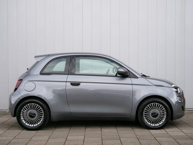 Fiat 500 42 kWh 119pk Automaat Navigatie / 16 inch / Climate