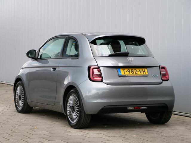 Fiat 500 42 kWh 119pk Automaat Navigatie / 16 inch / Climate