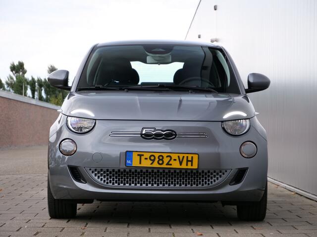 Fiat 500 42 kWh 119pk Automaat Navigatie / 16 inch / Climate