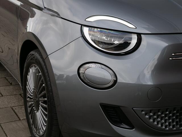 Fiat 500 42 kWh 119pk Automaat Navigatie / 16 inch / Climate