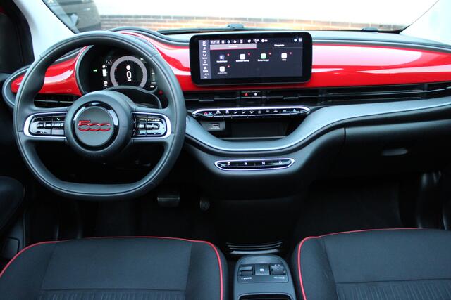 Fiat 500 RED 42 kWh | Navigatie | Winterpack | Red edition