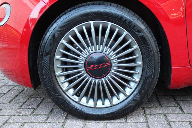Fiat 500 RED 42 kWh | Navigatie | Winterpack | Red edition