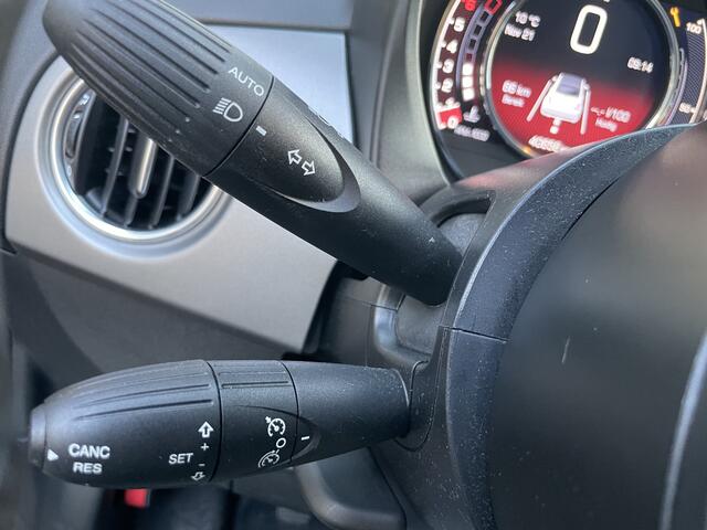 Fiat 500 1.0 Hybrid Airco - Cruise control - Open dak - Parkeersensoren achter - Mistlampen voor - Stuur leder - Stuur multifunctioneel - Bluetooth - Licht metalen velgen 15 inch