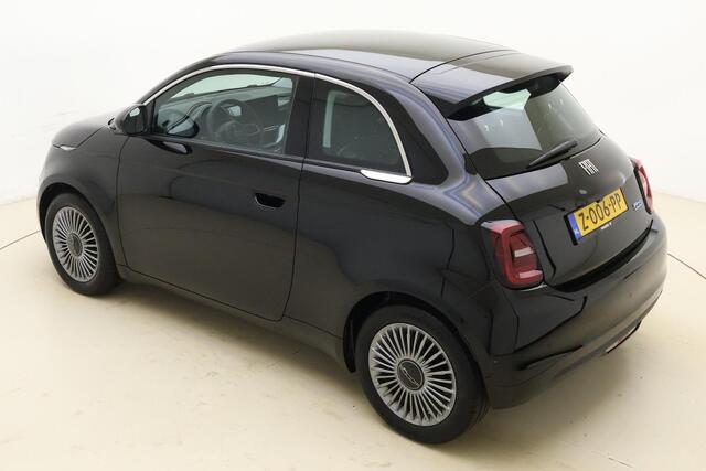 Fiat 500 3+1 Urban 24 kWh | Navigatie | Stoelverwarming | Lichtmetalen velgen | Camera | Parkeersensoren | Keyless | Dodehoekdetectie