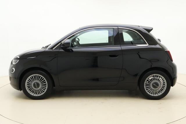 Fiat 500 3+1 Urban 24 kWh | Navigatie | Stoelverwarming | Lichtmetalen velgen | Camera | Parkeersensoren | Keyless | Dodehoekdetectie