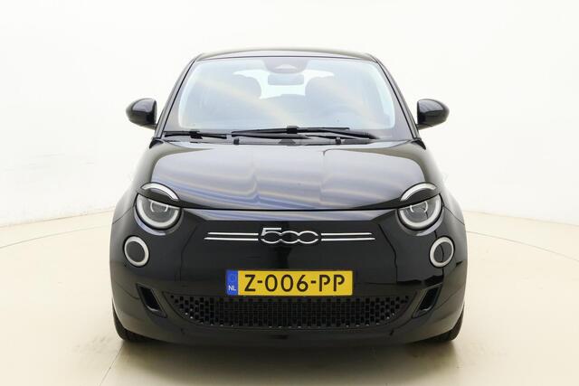 Fiat 500 3+1 Urban 24 kWh | Navigatie | Stoelverwarming | Lichtmetalen velgen | Camera | Parkeersensoren | Keyless | Dodehoekdetectie