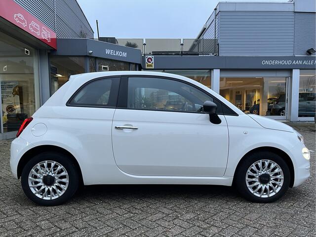 Fiat 500 1.0 Hybrid Cult Parkeersensoren, Navi, Bluetooth.