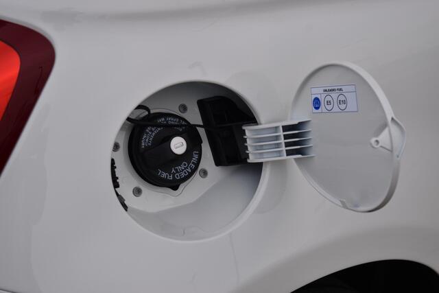 Fiat 500 1.0 Hybrid Dolcevita Finale | Pano / Cruise / Airco