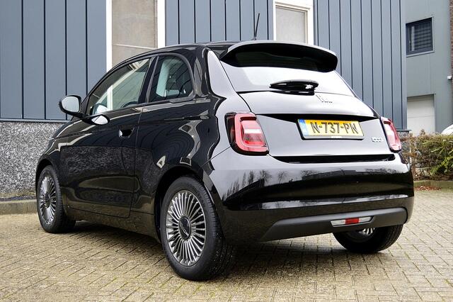 Fiat 500 Passion 42 kWh Rijklaarprijs-Garantie Navigatie Airco Apple carplay