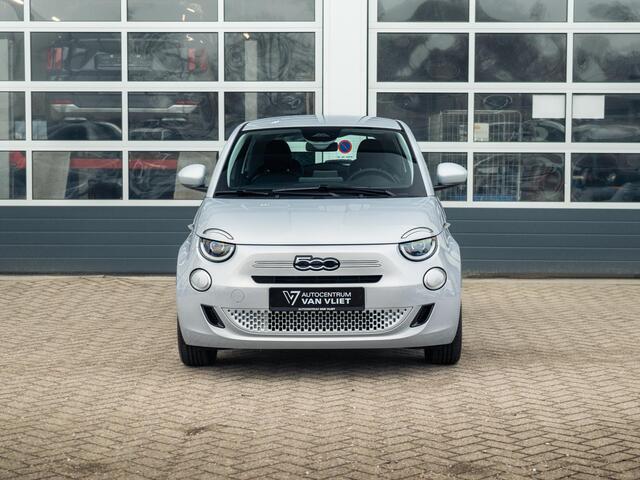 Fiat 500 Hybrid Torino Launch Edition | Private Lease ¤ 387,- | New | Clima | Carplay | PDC | Priv Glass | Celestial Blue