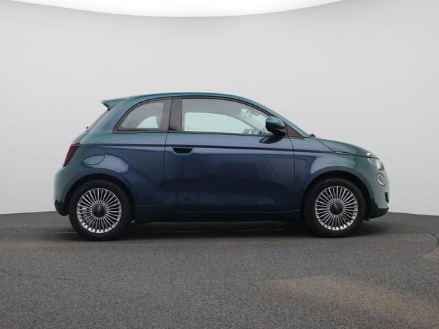 Fiat 500 Icon 42 kWh | Climate Control / ECC | Licht metalen velgen 16 inch | Cruise control Standaard | Connectiviteit af fabriek | Navigatie |