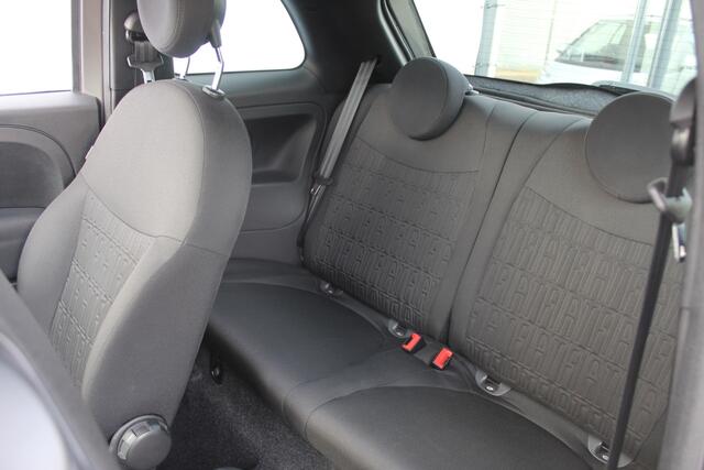 Fiat 500 1.0 Hybrid Apple carplay/ Android auto l 15" velgen l Airco l Cruise control