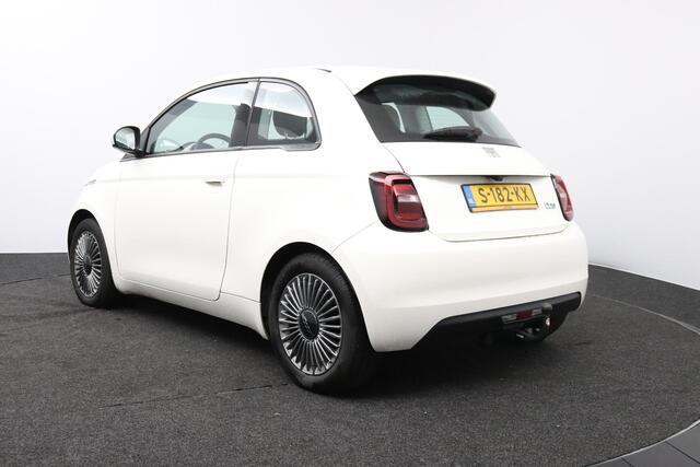 Fiat 500 Icon 42 kWh |1e Eigenaar| Fietshaak | Panoramadak | Pack Winter |
