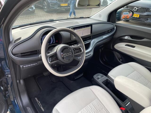 Fiat 500 La Prima 42 kWh / LED / Leder / ACC / Navi / Cam