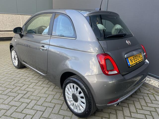 Fiat 500 1.0 Hybrid Dolcevita Airco - Apple carplay - Panoramadak - Parkeersensor achter - Cruise control - navigatiesysteem - Licht metalen velgen 15 inch - Elektrische ramen voor - Bluetooth - Start/stop systeem - Stuur