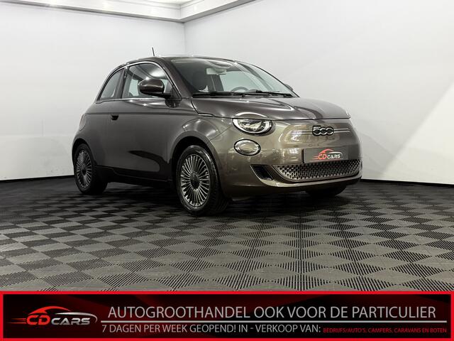 Fiat 500 RED 24 kWh Clima, Parkeersensoren, Winterpakket, Keyless start, Cruise control, Lichtmetalen velgen