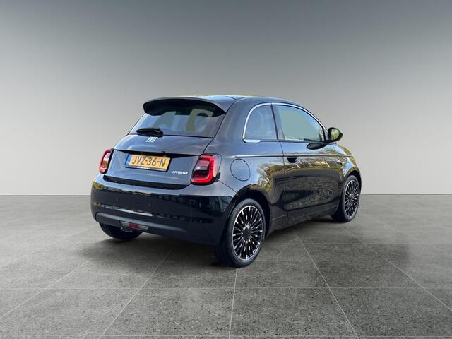 Fiat 500 1.0 Hybrid La Prima | 8 JAAR GARANTIE! | BEATS HIFI | PANODAK | CAMERA | STOELVERW. |