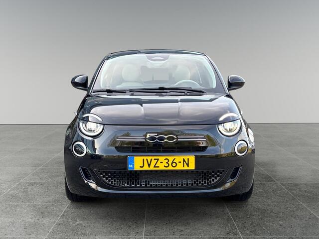 Fiat 500 1.0 Hybrid La Prima | 8 JAAR GARANTIE! | BEATS HIFI | PANODAK | CAMERA | STOELVERW. |
