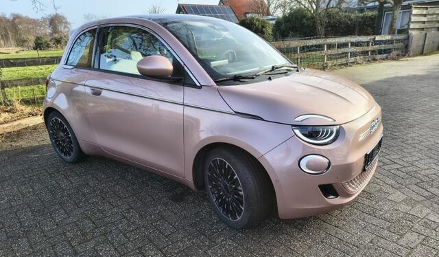 Fiat 500 E- La Prima 42KW -Snelladen- Carplay-Meer... SpringSale Korting!