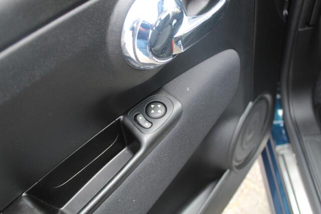 Fiat 500 1.0 Hybrid Cult Panoramadak l Parkeersensoren achter l Apple carplay/ Android auto