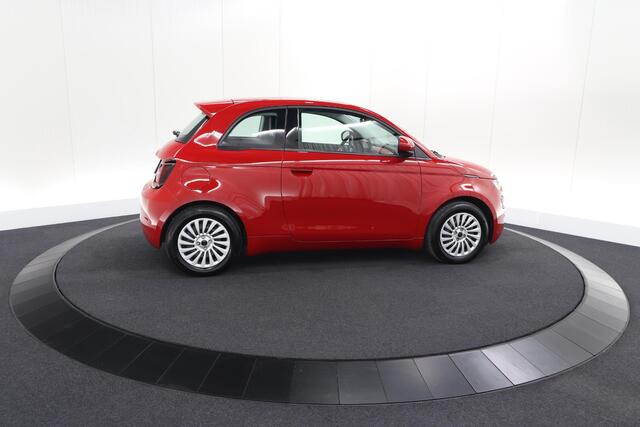 Fiat 500 Urban 42 kWh | SOH 97,9% 3 Fase | Camera | Apple Carplay | Keyless start | 97,9% SOH