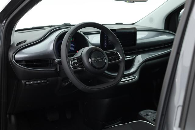 Fiat 500 42 kWh | SOH 95 % | Navi by App | Camera | Apple CarPlay | Stoelverw. | Keyless | Dodehoekdet.