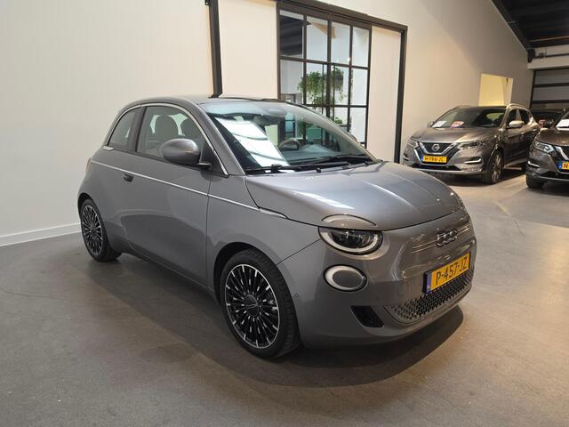 Fiat 500 La Prima 42 kWh - Apple Carplay/Android Auto - Stoelverwarming - Panoramadak - Adaptive Cruise