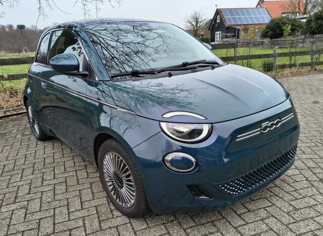 Fiat 500 E- 42KW-2023- Snelladen-Camera- Carplay-meer... - Verwacht