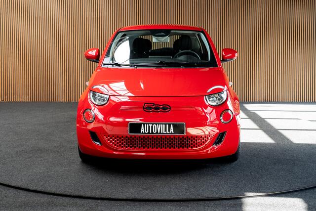 Fiat 500 24 kWh 3- Fase SOH: 93,8% Navi Airco LED Cruise C. Carplay Stoelverwarming LM velgen BTW auto