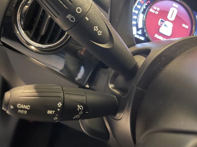 Fiat 500 0.9 TwinAir Turbo Lounge Panoramadak - Airco - parkeersensor achter - Navigatie - Cruise control - Bluetooth - Licht metalen velgen 15 inch - Radio - Stuur multifunctioneel - Start/stop systeem