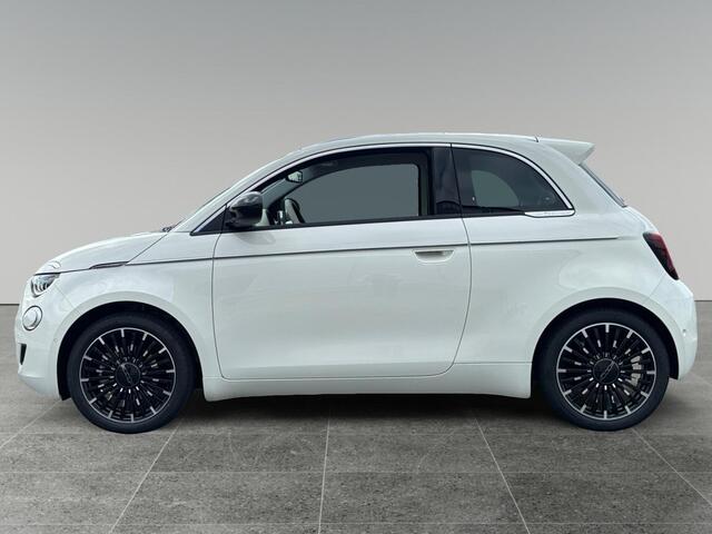 Fiat 500 La Prima 42 kWh | NAVI | CARPLAY | STOELVERW. | LEDER | PANODAK |