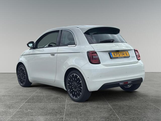 Fiat 500 La Prima 42 kWh | NAVI | CARPLAY | STOELVERW. | LEDER | PANODAK |