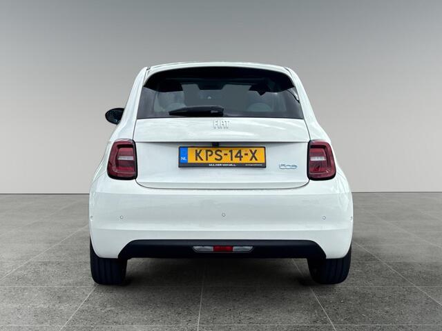 Fiat 500 La Prima 42 kWh | NAVI | CARPLAY | STOELVERW. | LEDER | PANODAK |