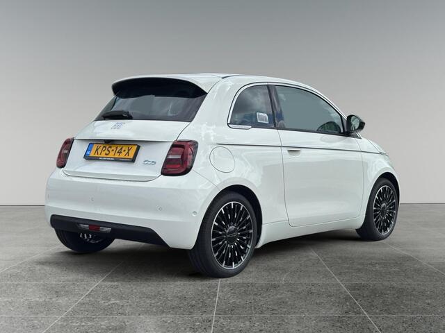 Fiat 500 La Prima 42 kWh | NAVI | CARPLAY | STOELVERW. | LEDER | PANODAK |