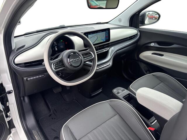 Fiat 500 La Prima 42 kWh | NAVI | CARPLAY | STOELVERW. | LEDER | PANODAK |