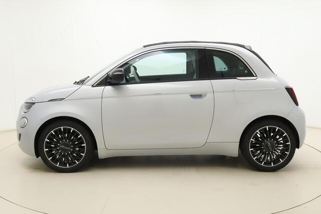 Fiat 500 1.0 Hybrid La Prima Cabrio | DEMO | Lederen bekleding | Camera | 8 Jaar speciale garantie | Parkeersensoren | Climate control
